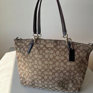COACH Kelsey Satchel Canvas Handbag Gold Logo Carriage Metal Fittings F36625